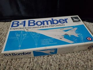 Vintage 1975 B - 1 Bomber Entex Model Kit 8505 1975 - Usaf Cold War Airplane