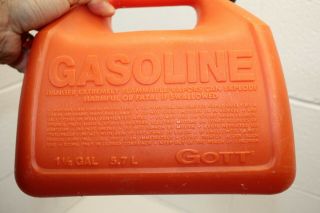 Vintage Rubbermaid Gott 1.  5 Gallon Vented Gas Fuel Can w/ Spout 1216 USA 3