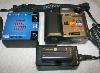 Sony Mavica MVC - FD5 Digital Camera with Disks & Charger - Vintage 2