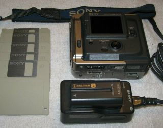 Sony Mavica MVC - FD5 Digital Camera with Disks & Charger - Vintage 3