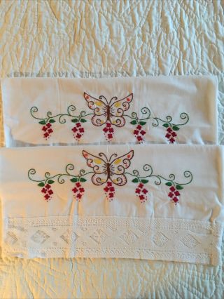 Vintage Embroidered Butterfly And Lace Pillow Case Set