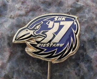 Shk 37 Piestany Ice Hockey Club Slovakia Raven Bird Head Logo Pin Badge