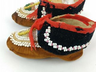 ANTIQUE NATIVE AMERICAN IROQUOIS BEADED LEATHER BABY CHILD MOCCASINS 3