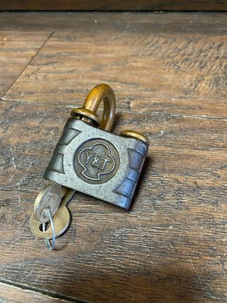 Antique Vintage Yale & Towne Brass Lock Padlock With 2 Key Y&t Logo Side