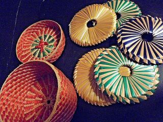Set 5 Vintage Wicker Rattan Coasters Woven Basket Holder Drink Mats Colorful