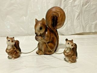 Vtg Ceramic Brown Squirrel Family On Chain Mother & Babies