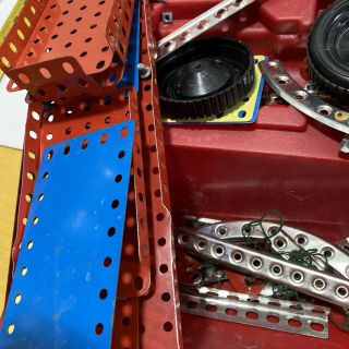 Vintage Gilbert Erector Set Red Plastic Box Parts Wheels 13.  5” X 6.  5” X 8.  5”. 2
