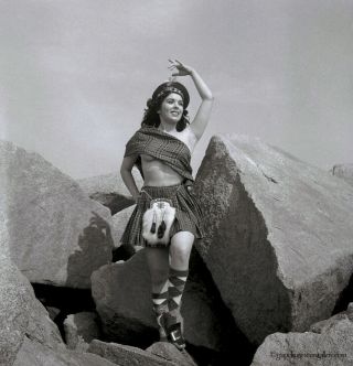 Bunny Yeager Pin - Up Camera Negative Model In Kilt Scotch On Rocks Unique Frame