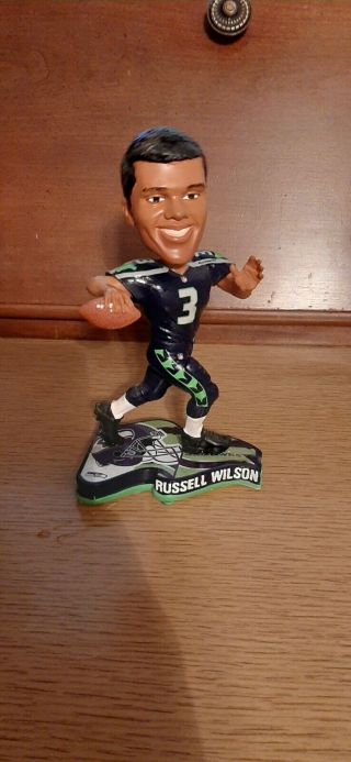 Seattle Seahawks Russell Wilson 2013 Pennant Base Bobblehead Forever Collectible