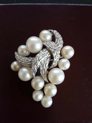 Signed Vintage Crown Trifari Large Silver Tone Brooch Pin With Faux Pearls