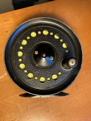 J.  W.  Young Pridex 3.  5 " Fly Reel