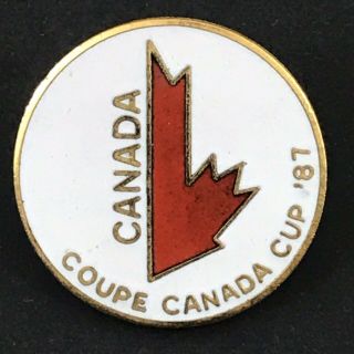 Vintage 1987 Canada Cup Coupe Hockey Tournament Metal Lapel Pin Souvenir