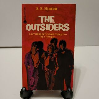 The Outsiders Vintage 1979 Paperback Signed / Autographed By S.  E.  Hinton