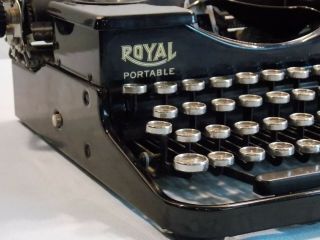 Antique 1920 ' s 1930 ' s Royal Portable Typewriter Black Vintage glass key 2
