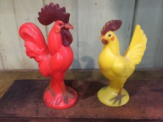 Pair Vintage Knickerbocker Rooster Chicken Hard Plastic Rattle Easter Toy 2