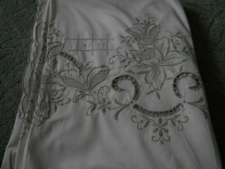 Vintage Cut Work Embroidery Banquet Tablecloth White & Beige 64 " X 98 " Scalloped