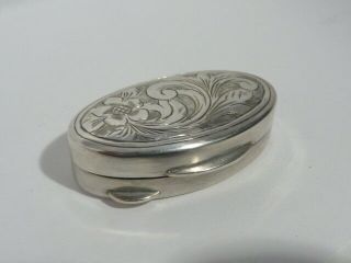Antique/vintage Solid Silver Pill Box/ Snuff Box With An Engraved Lid