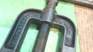 Vintage - Armstrong - Metal Bench - Pipe Clamp Vise - Cast Iron - No.  0 - B.  Port,  Conn