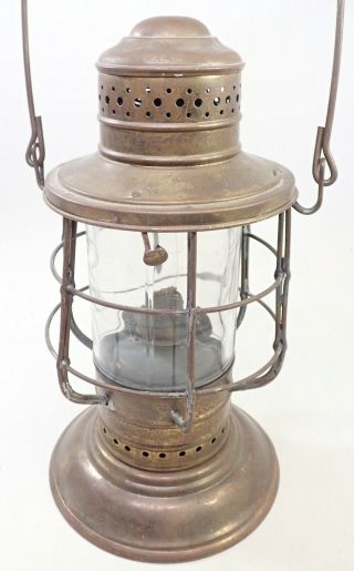 Antique Universal Metal Spinning & Stamping Co Brass Kerosene Nautical Lantern