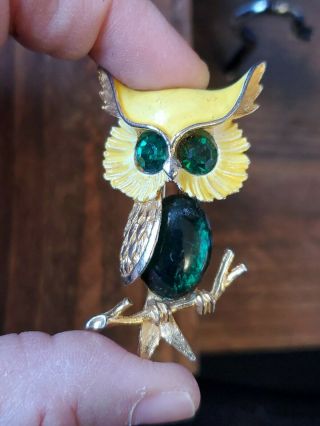 Vintage Gold Toned Jelly Belly Owl Brooch Green Crystal Eyes