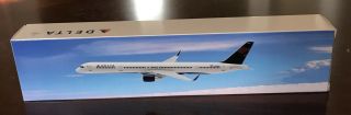 Delta 757 - 300 Flight Miniatures Model 1:200