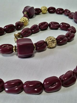 Women ' s Signed Vintage PAULINE RADER Plum and Gold Tone Beaded Necklace 3