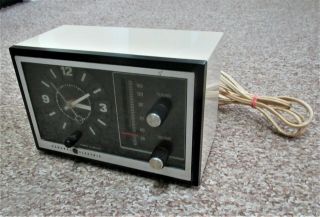 Vintage 1950s Retro General Electric Am Radio Alarm Clock Model 7 - 4725a