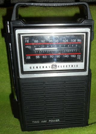 General Electric Ge 7 - 2800b Vintage Two - Way Power Portable Transistor Radio