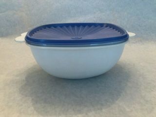 Large Vintage Tupperware Servalier Bowl - White Bowl Blue Accordion Seal 13 Cup