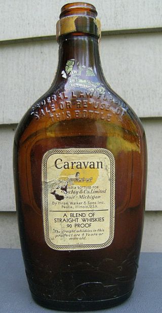 Vintage,  Caravan whiskey bottle.  1 Pint bottle,  (empty) Detroit,  Michigan.  1940 ' s 3