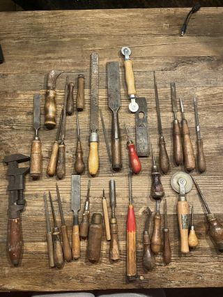 32 Antique Wood Carving Tools Chisels Veiners And More