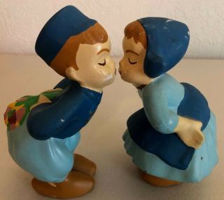 Vintage Handpainted Dutch Boy And Girl Kissing Statues Ceramic 7 "