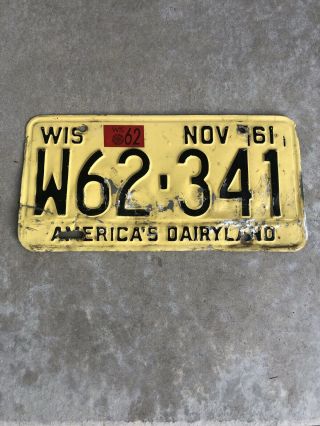 License Plate Vintage Wisconsin America ' s Dairyland W62 341 NOV 1961 Rustic USA 3