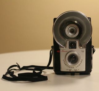 Vintage Eastman Kodak Co.  Brownie Starflash Film Camera Dakon Lens
