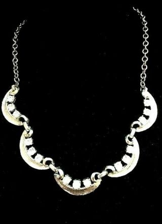Vintage Signed Coro Brushed Silver Tone Metal Clear Rhinestone Scallop Necklace