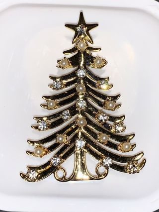 Vintage Christmas Tree Gold Tone Clear Rhinestone And Faux Pearl Brooch Pin