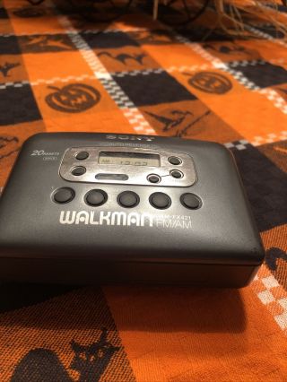 Vintage Sony Wm - Fx - 421 Walkman Cassette Player Fm/am Radio W/ Belt Clip