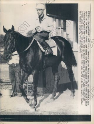 1959 Belmont Hof Jockey Eddie Arcaro Gives Whitley A Run Press Photo