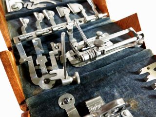 Restored Antique Singer Sewing Machine 1889 Oak Puzzle Box — Cloth
