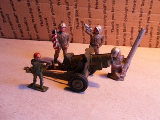 Vintage Lead Cannon Cast Iron Toy With 4 Lead Cast Iron Men