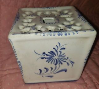 Vintage Flower Frog Vase Made In Portugal Leart 50 White Blue Flowers 4x4x4 "