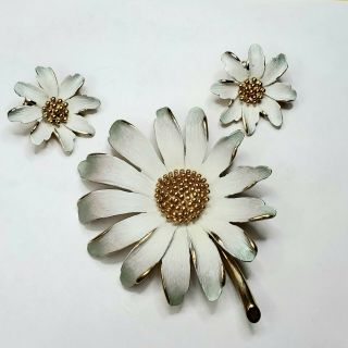 Vintage Brooch Earrings Set Sunflower White Enameled Unsigned