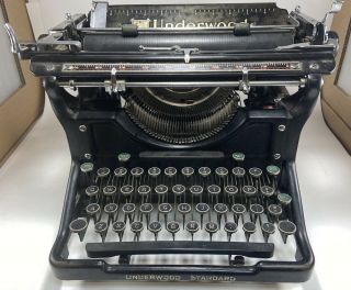 Antique Underwood Typewriter No.  6,  11 " Platen,  1936 Serial 4535037 - 11 Nr