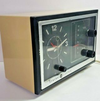 Vintage Ge General Electric Model 7 - 4725 Am Radio Alarm Clock Vanilla Beige Euc