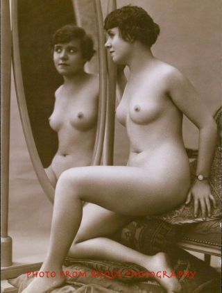 Vintage Nude Woman Views Self In Oval Mirror 8.  5x11 " Photo Print Lovely Female