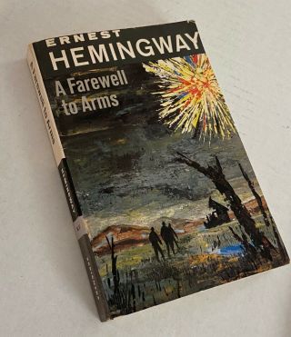 A Farewell To Arms By Ernest Hemingway - Vintage 1969 - Scribners - Paperback