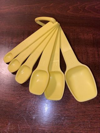 Vintage Tupperware Set Of Yellow Measuring Spoons On Ring