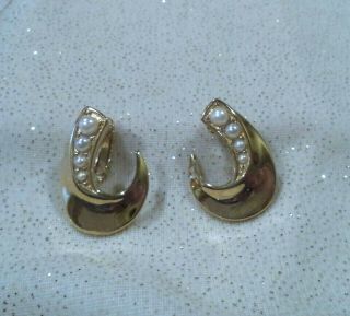 Vintage Signed " Crown Trifari " Shiny Gold Tone And Faux Pearl Clip On Earrings