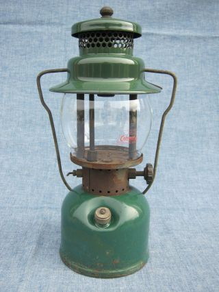 Vintage 1940s Coleman Model 242c Single Mantle Gas Camping Lantern