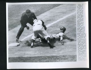 Bob Hazle Don Hoak Umpire Frank Dascoli 1958 Press Photo Milwaukee Braves Reds
